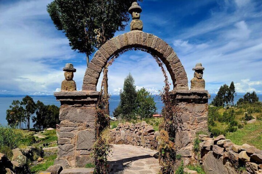 Tour in Lake Titicaca 2 Days in Uros and Amantani and Taquile