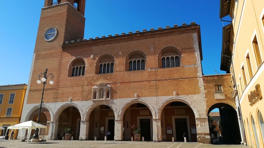 Fano private tour: Roman town in a Renaissance setting