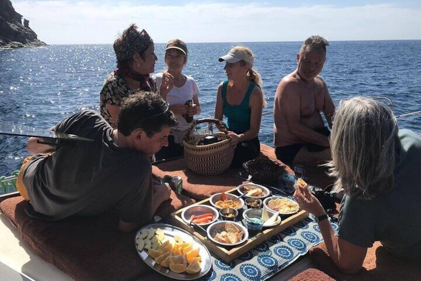 Picnic on board