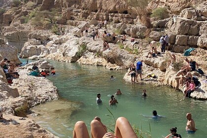 Wadi Shab and sinkhole with local guide