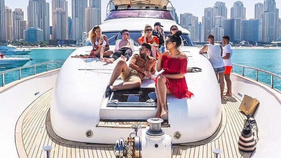 1 Hour Marina Yacht Tour with Optional Transfer