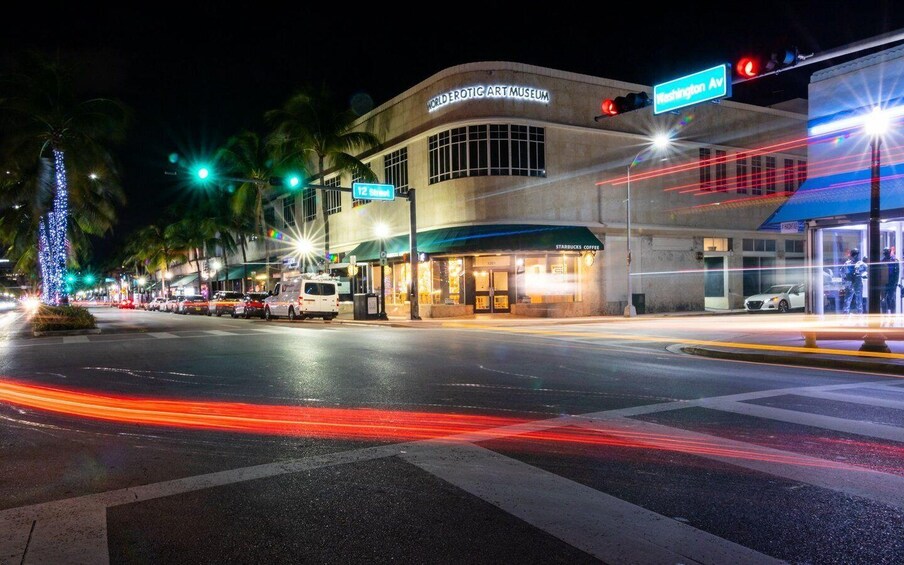 Picture 2 for Activity Miami: Haunts of South Beach Ghost Walking Tour