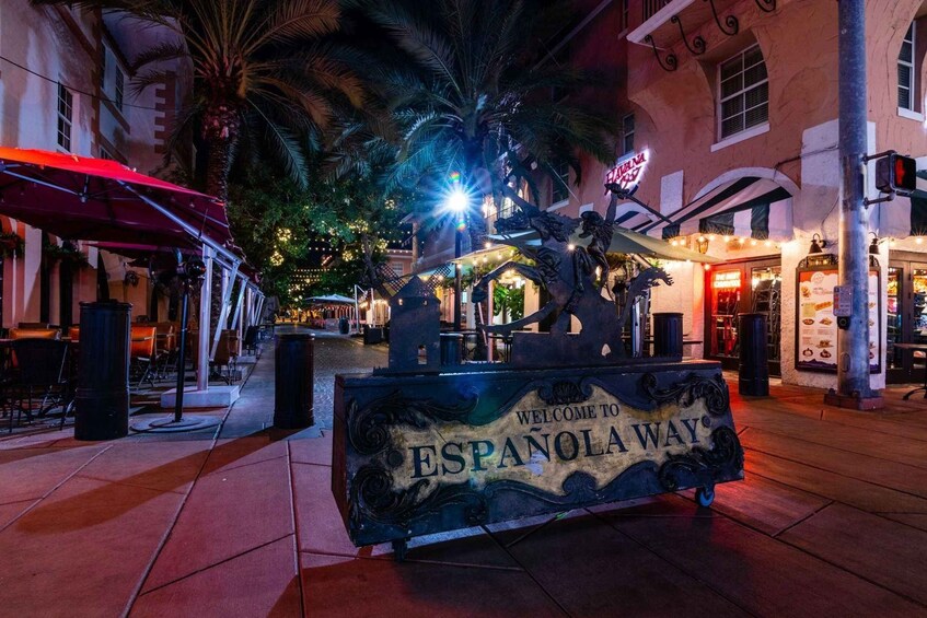 Picture 4 for Activity Miami: Haunts of South Beach Ghost Walking Tour