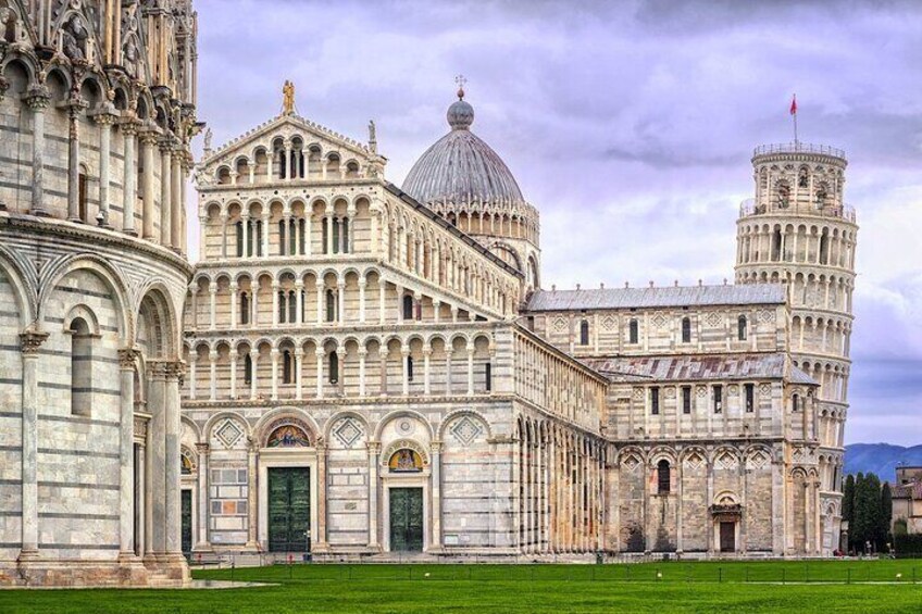 Private tour from Livorno port to Pisa and Lucca