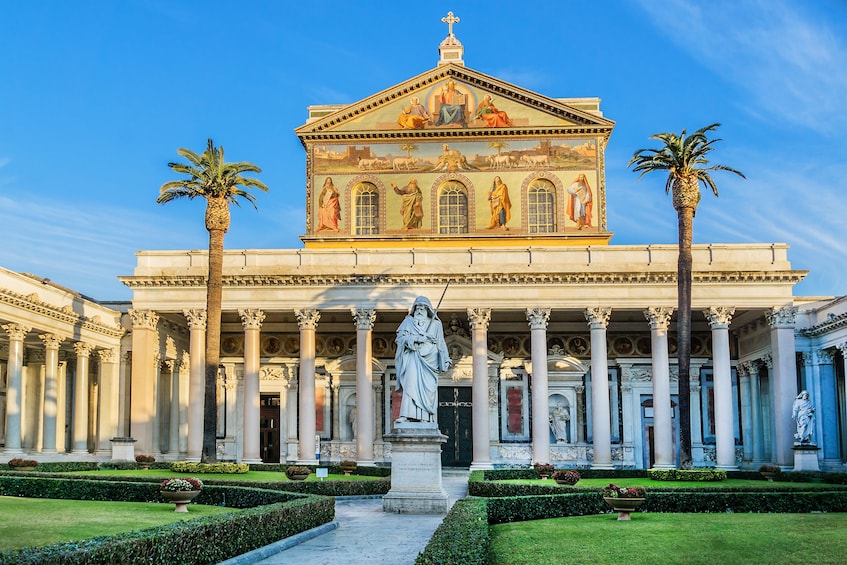 Rome: The 4 Papal Basilicas & Holy Stairs Guided Tour with Coach Transfers