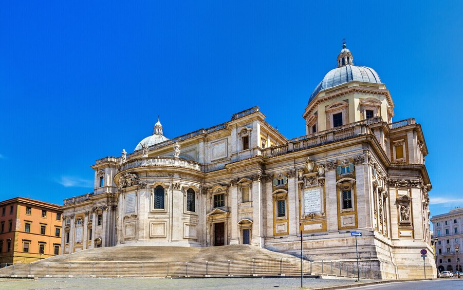 Rome: The 4 Papal Basilicas & Holy Stairs Guided Tour with Coach Transfers