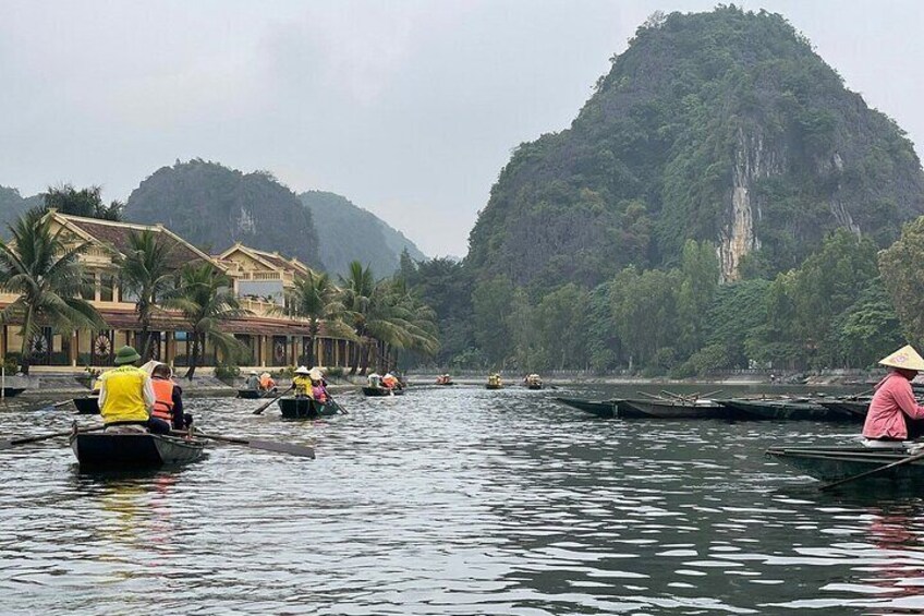 Sampan boat trip in Ninh Binh with Vietnam Stories Travel Agent