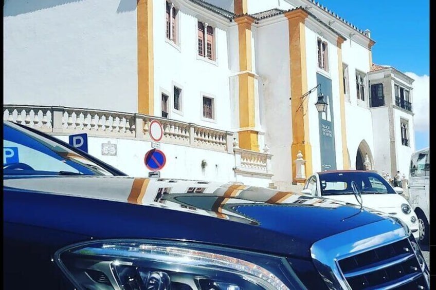 The beautiful Palácio Nacional de Sintra.
Visit it with a local.