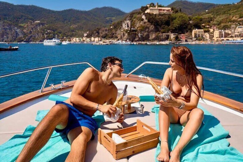 La Maddalena Hybrid Boat Tour with Happy Hour