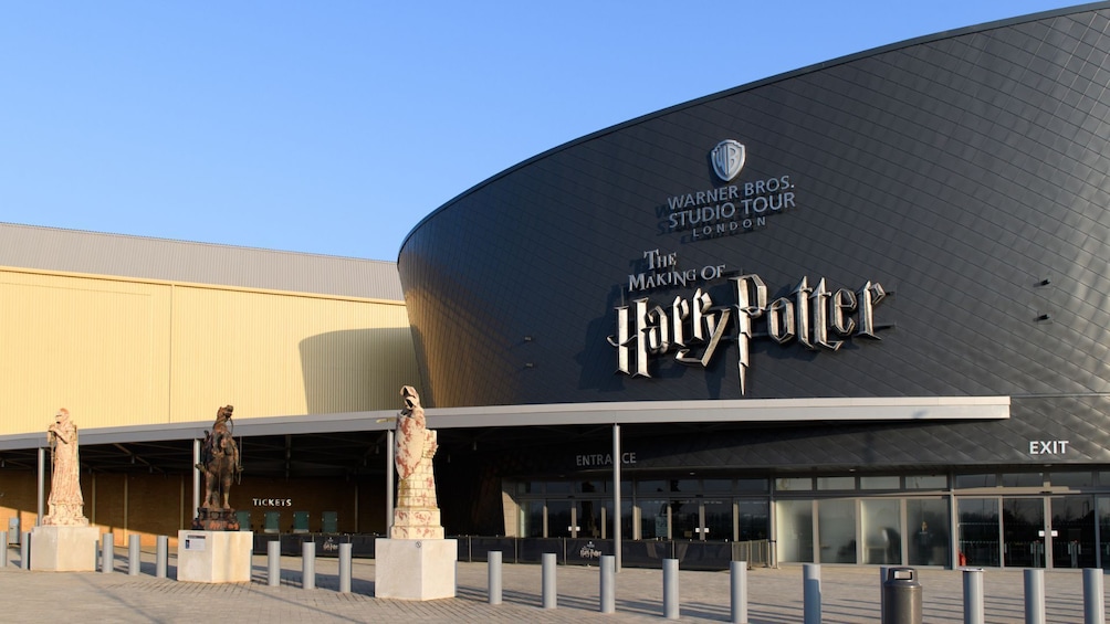 Coach transfer to Harry Potter Warner Bros. Studio Tour London