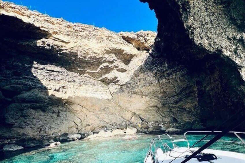 Comino Island Private Leisure Cruise with Swim and Caves Tour