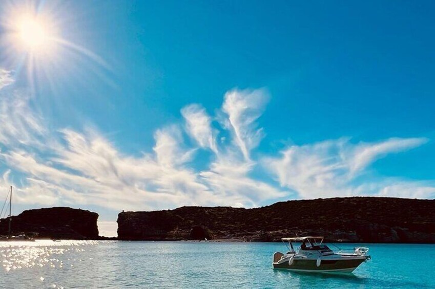 Comino Island Private Leisure Cruise with Swim and Caves Tour