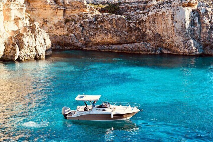 Comino Island Private Leisure Cruise with Swim and Caves Tour