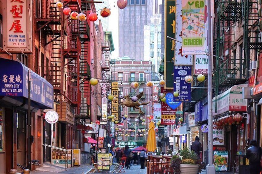 CHINATOWN, Manhattan - Bayard Street