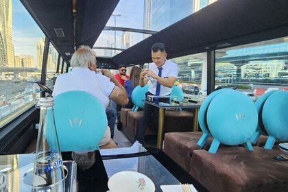 Dubai Bustronomy Fine Dining Brunch met een schilderachtig uitzicht op de s...