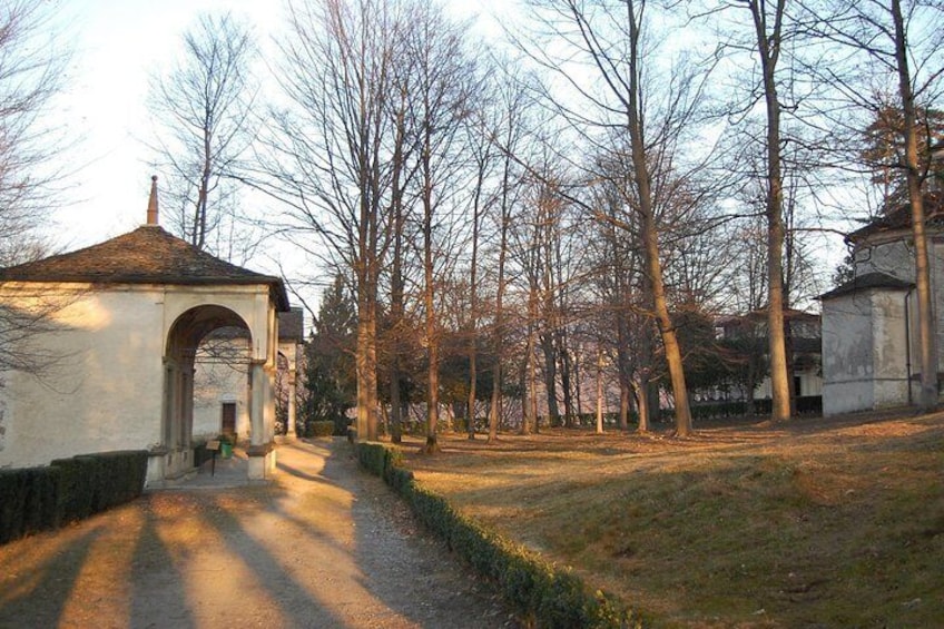 Lake Orta - path to the Holy Mount