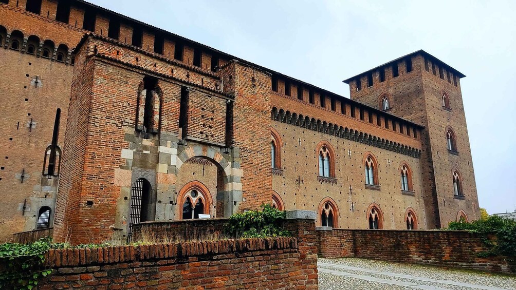 PAVIA private tour: discovering the Visconti castle