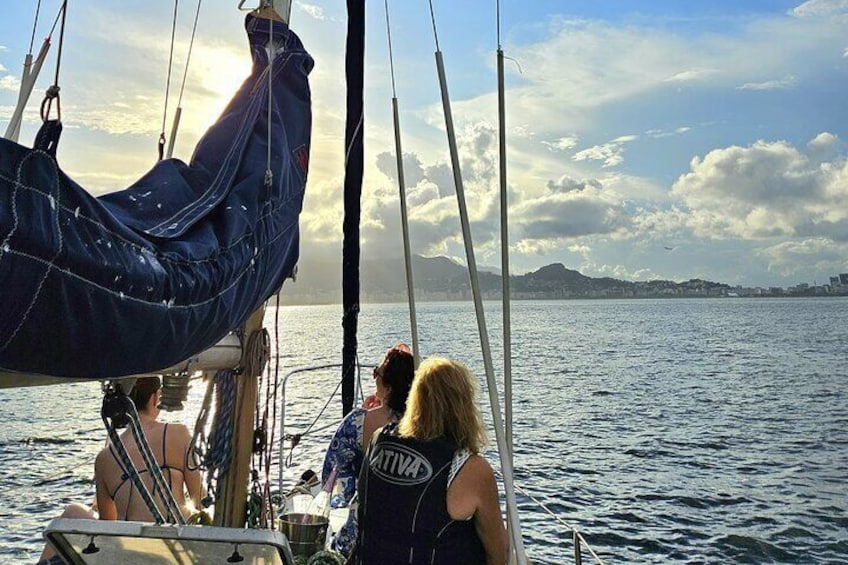 Private Sunset Sailing Tour in Rio de Janeiro 