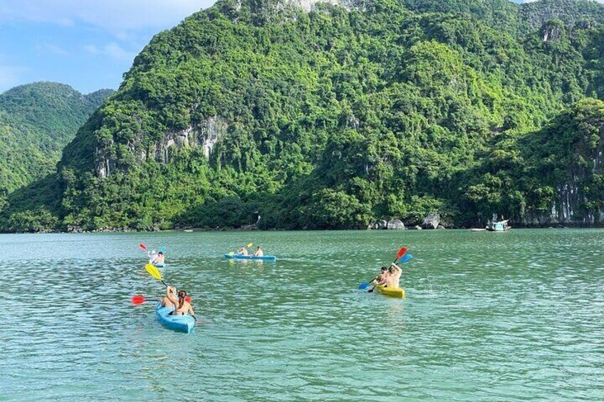 Private Canoe Discover the Mysteries of Halong - Lan Ha Bay