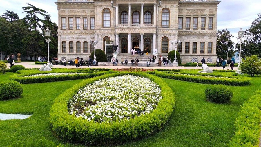 Istanbul: Dolmabahce Palace and Harem Skip-the-Line Ticket