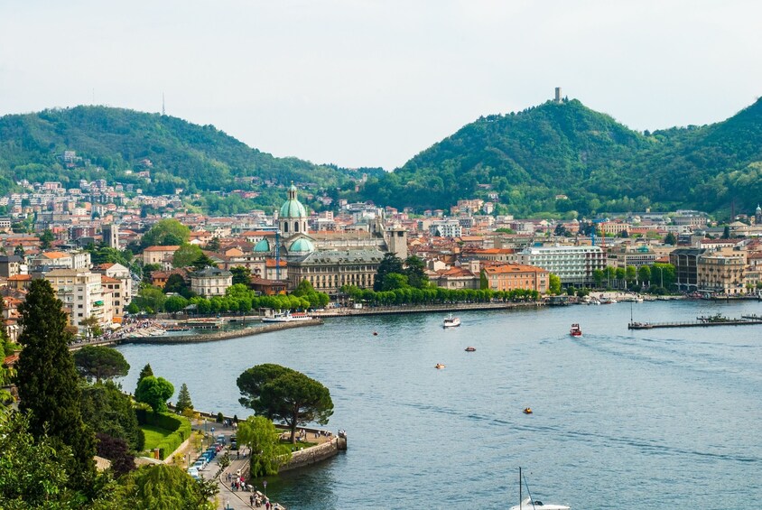 Como Gourmet Food Experience with Private Boat Cruise