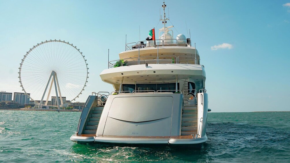 Sunseeker Superyacht: Gourmet Dining, Premium Drinks &Music