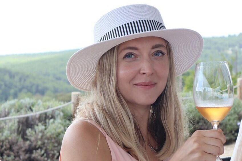 Priorat Wine Tour: Tasting & Gourmet 3 Course Meal from Barcelona
