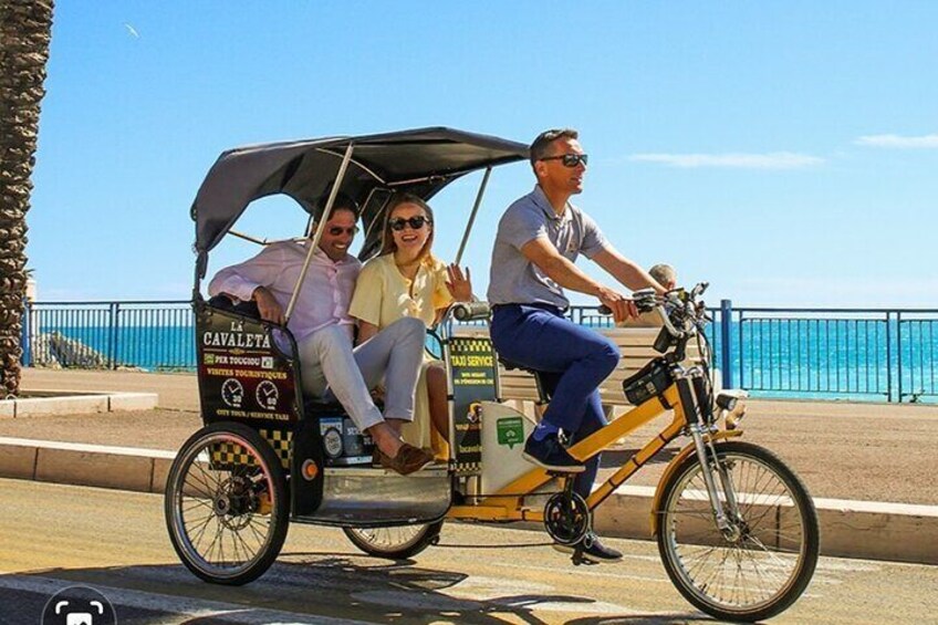 Nice tour by electric bike taxi for 4 people
