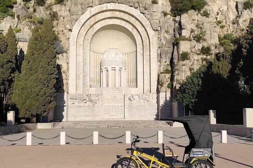 Nice tour by electric bike taxi for 4 people