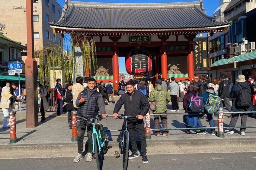 3 Hour Bike Tour to the Historic Sites in Tokyo