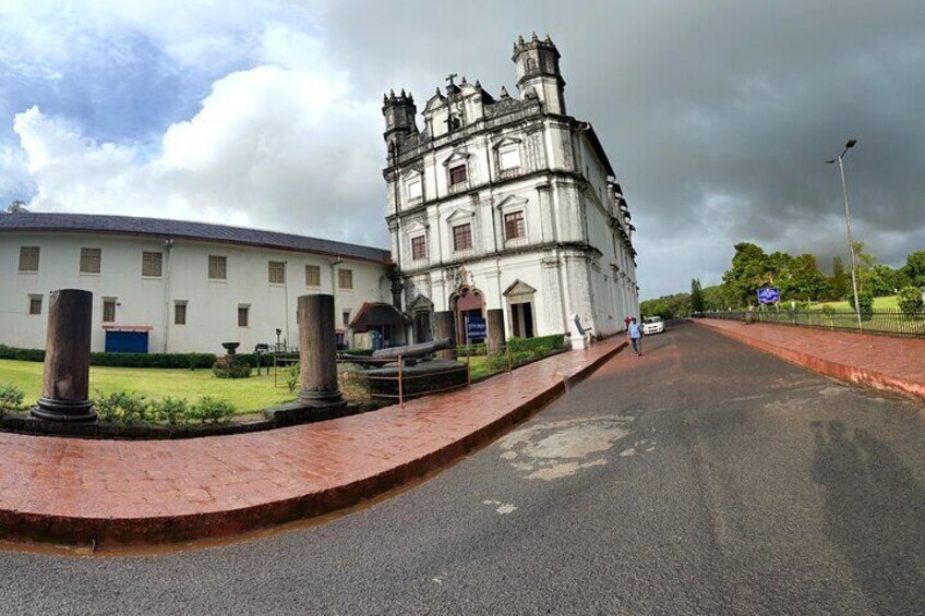 Discovering Old Goa’s Historic Treasures on Foot