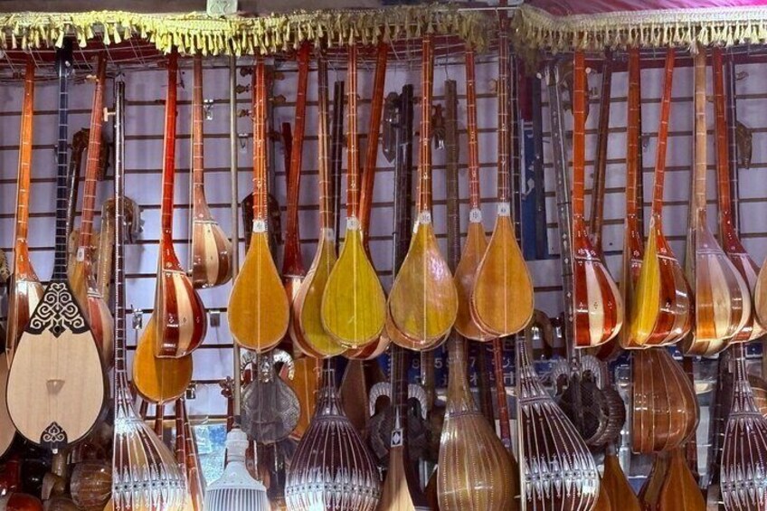 Erdaoqiao Bazaar Tour with Urumqi Singing and Dancing Show