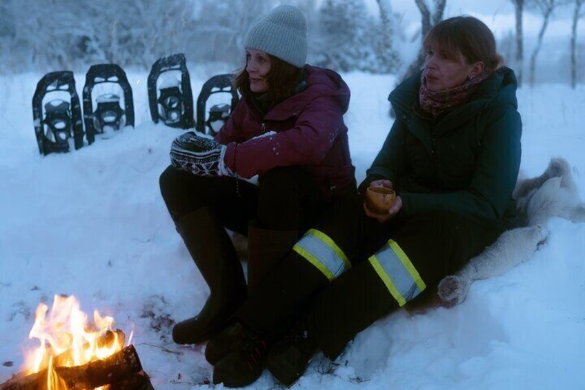 Aurora Snowshoe Hike with Bonfire and Gourmet Picknick