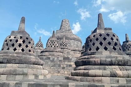 Borobudur Prambanan Tumpaksewu Bromo Ijen med Bali transfer