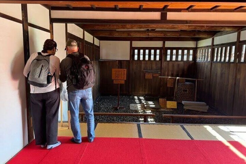 Takayama Jinya & Old Town Private Walking Tour 