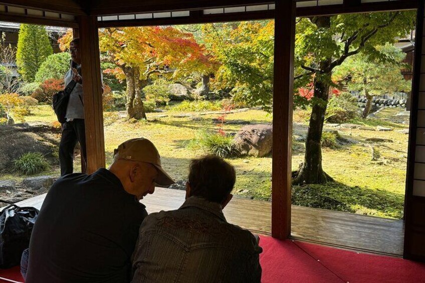 Takayama Jinya & Old Town Private Walking Tour 