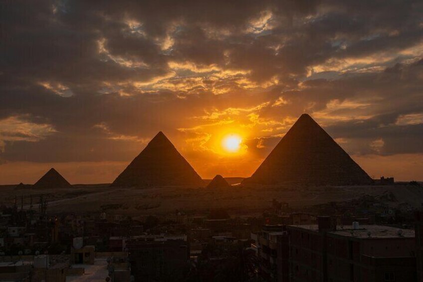 Private Tour to Giza Pyramids, Sphinx & Camel Ride at Sunrise