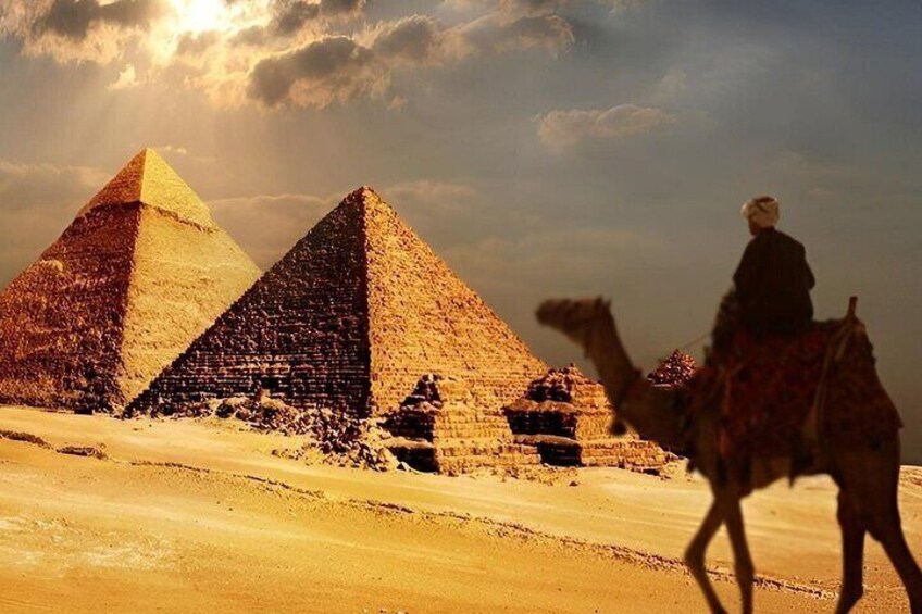 Private Tour to Giza Pyramids, Sphinx & Camel Ride at Sunrise