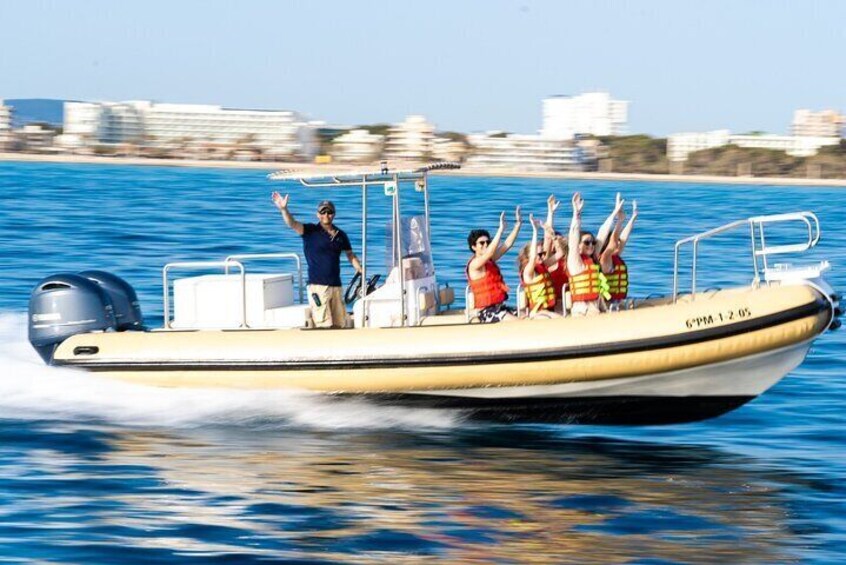 Visit Palma by speedboat from Can Pastilla
