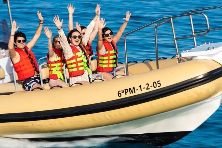 Visit Palma by speedboat from Can Pastilla