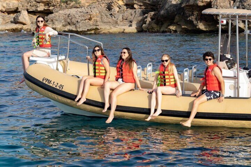 Visit Palma by speedboat from Can Pastilla