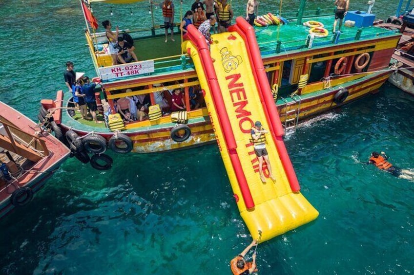 Nha Trang Island Excursion: Snorkeling, Floating Bar & BBQ Lunch