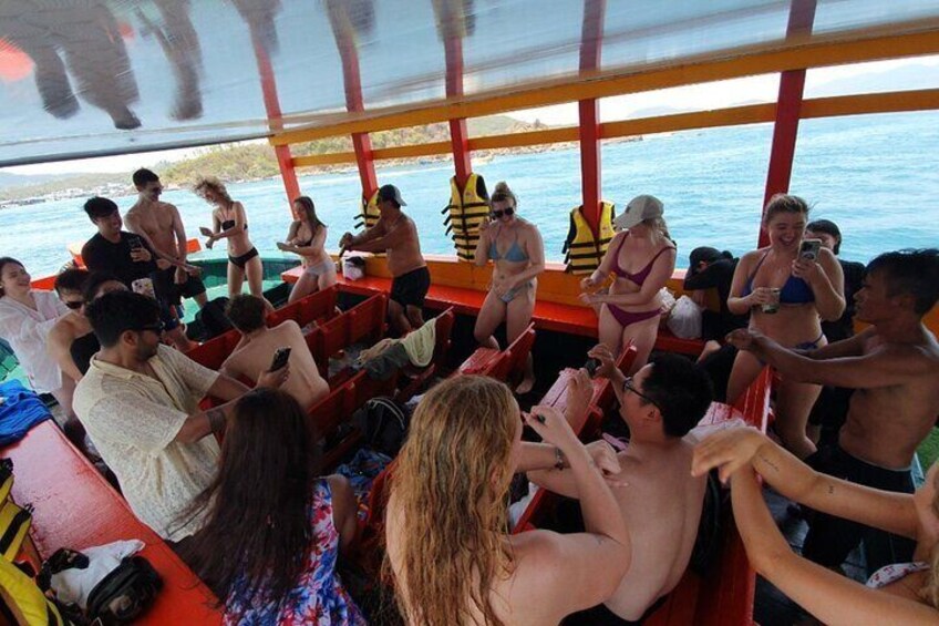 Nha Trang Island Excursion: Snorkeling, Floating Bar & BBQ Lunch