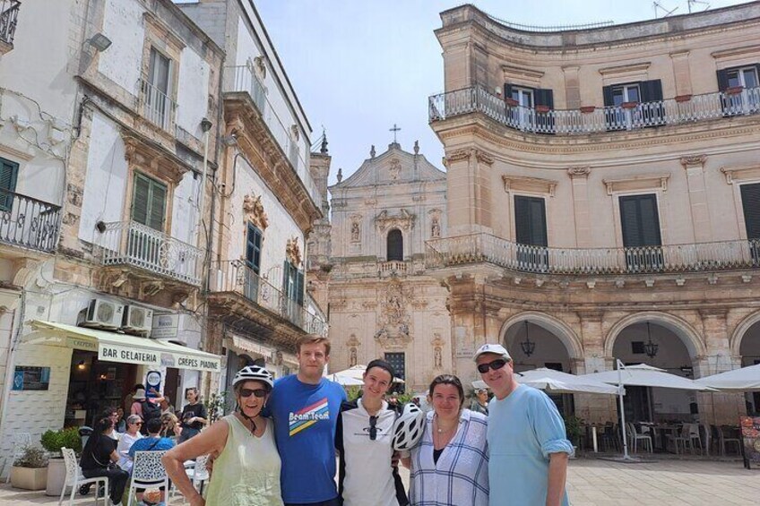 E-bike tour between Locorotondo, Cisternino and Martina Franca