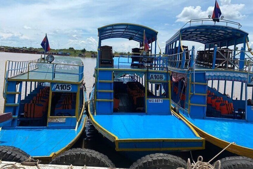 War Museum, Killing Field and Chong Kneas Floating Village Tour