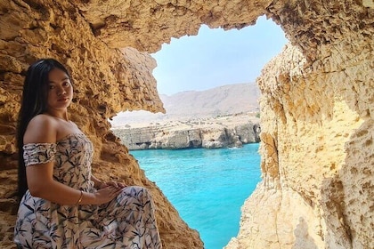 Wadi Shab Sinkhole Beach and Cave Guided Tour