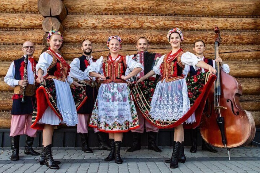 Krakow Evening Folk Show with Dinner and Drinks