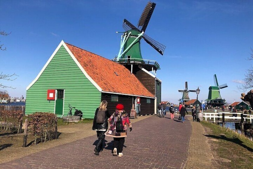 Keukenhof and Zaanse Schans Windmills from Amsterdam