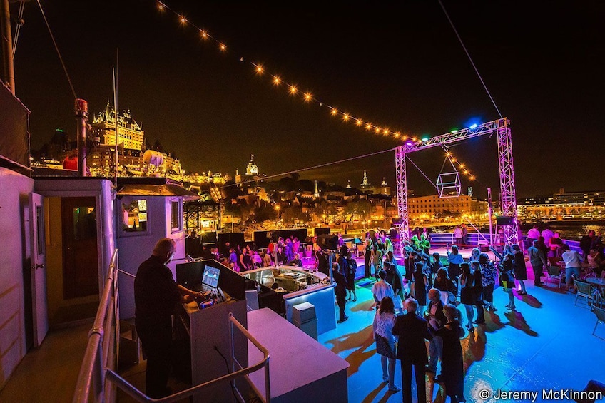 Evening Cruise In Quebec City with dj