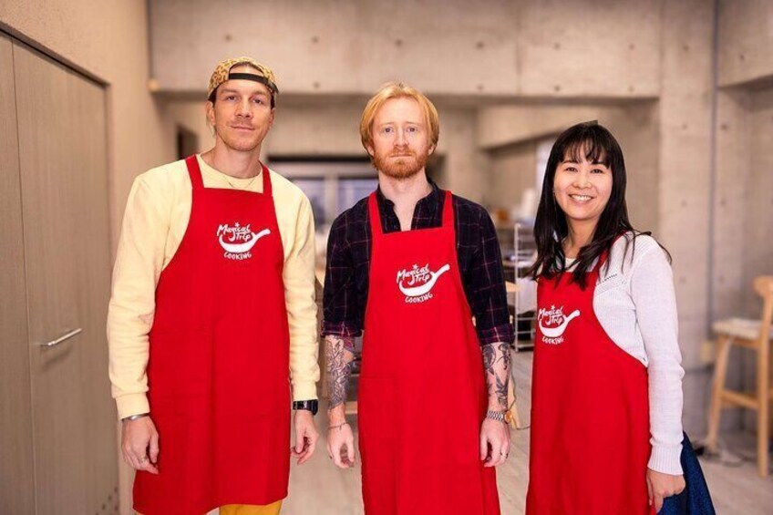 Osaka Cooking Class and Sake Tasting with Local Supermarket Visit